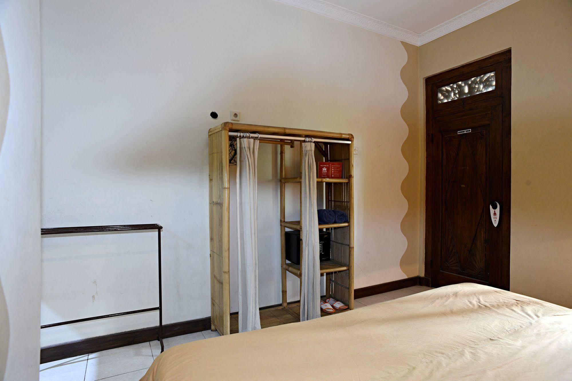 Zen Rooms Malioboro Sosrowijayan Wetan Джокьякарта Экстерьер фото