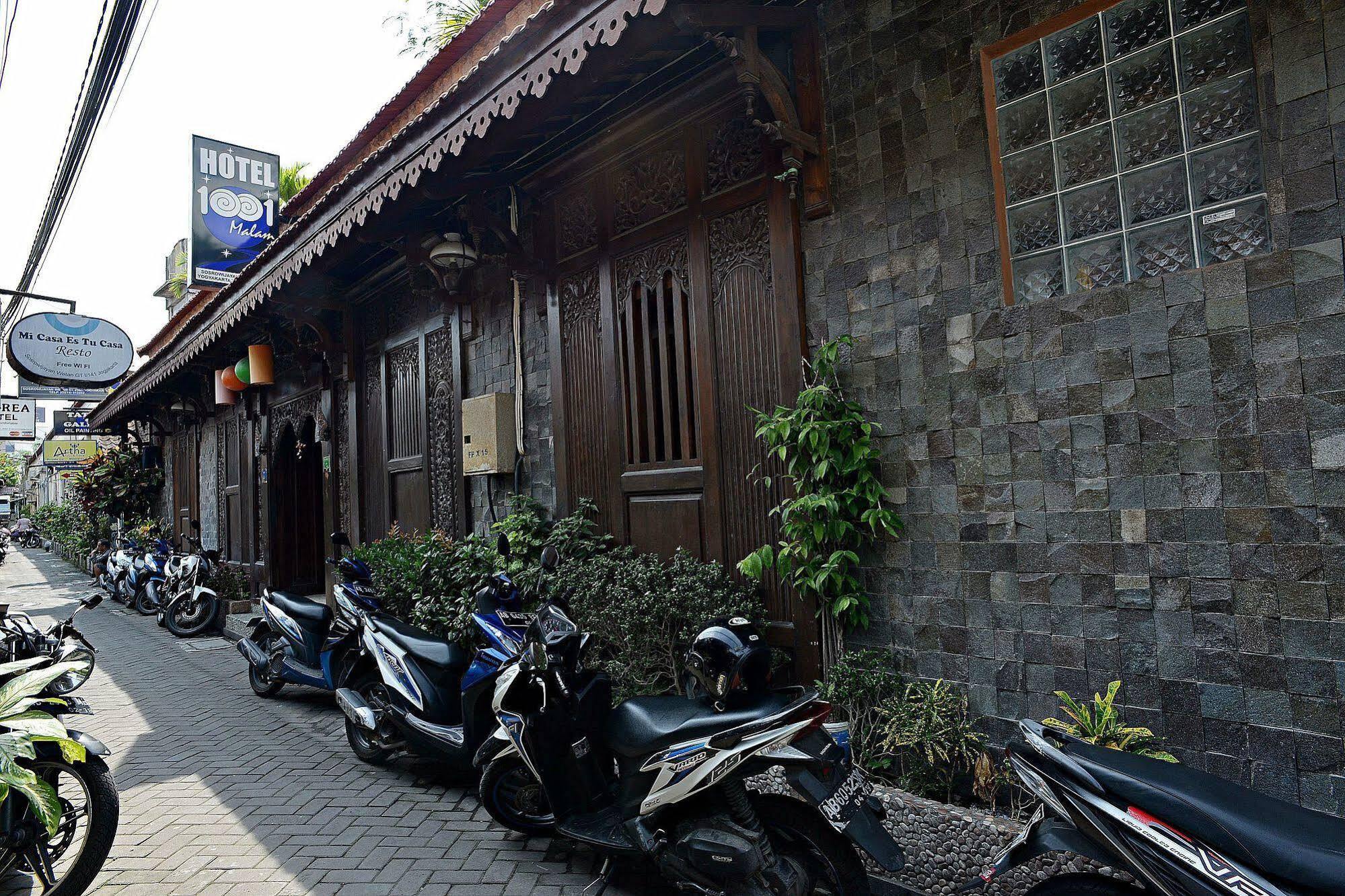 Zen Rooms Malioboro Sosrowijayan Wetan Джокьякарта Экстерьер фото